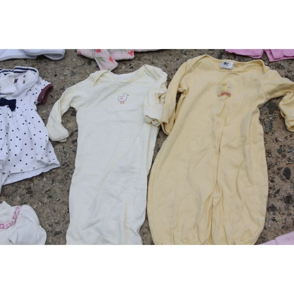 Lot of 27 pcs Baby Girl Clothes 3M, 0-3M Outfits Sleepers CUTE FALL Wardrobe